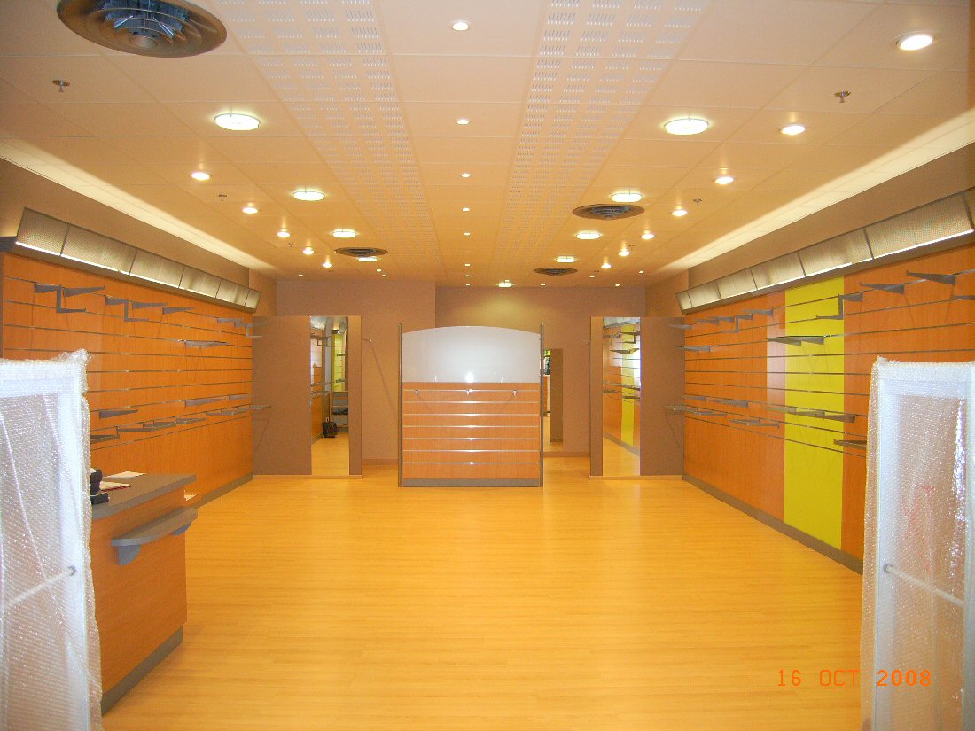 aménagement intérieur et décoration magasin à Pau par le cabinet d'architecture de Jean-Marc Ritondo
